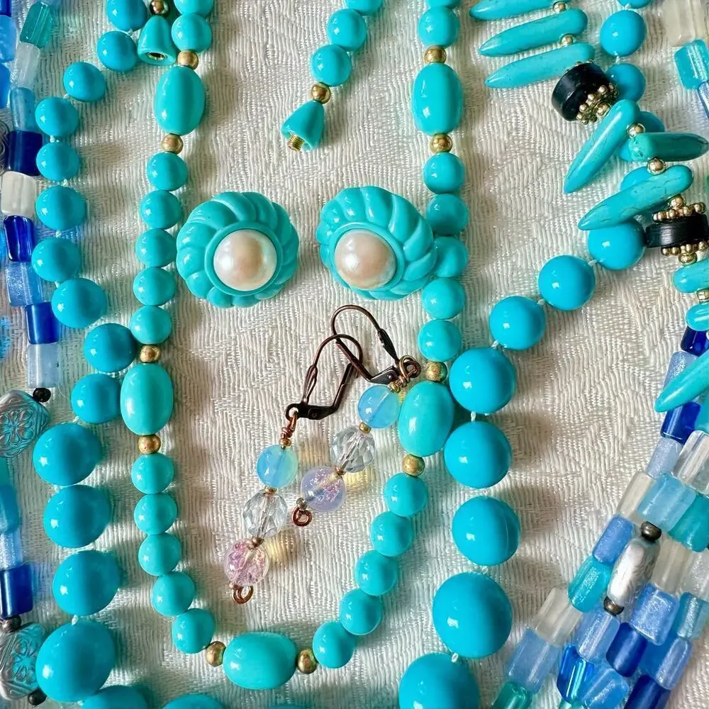 Vintage 10 Piece Turquoise Lucite Glass Bead Necklace & Earring Lot 12.7oz 50’s
